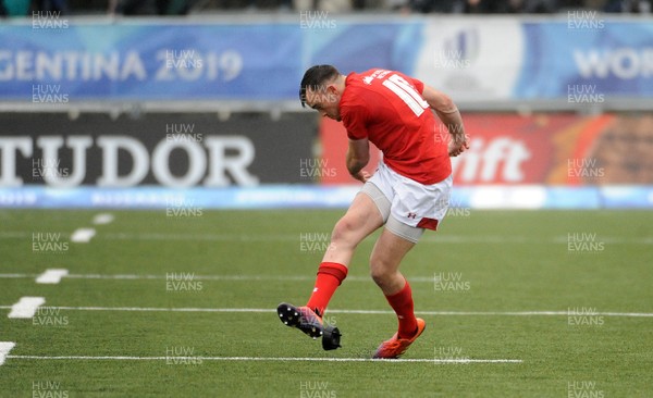 170619 - New Zealand U20 v Wales U20 - World Rugby Under 20 Championship - 5th Place Semi-Final -  Cai Evans of Wales kicks for goal