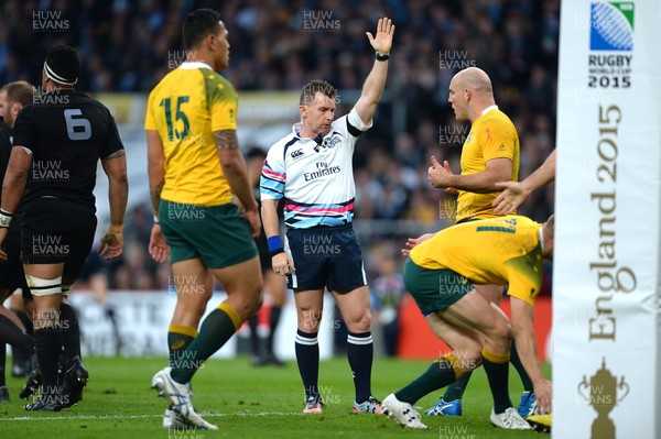 311015 - New Zealand v Australia - Rugby World Cup Final 2015 -Referee Nigel Owens