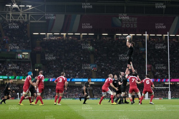 021015 - New Zealand v Georgia - Rugby World Cup - New Zealand win the line out