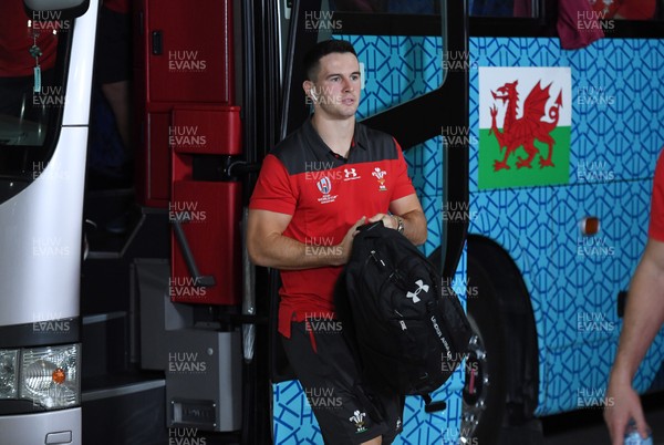 011119 - New Zealand v Wales - Rugby World Cup Bronze Final - Owen Watkin of Wales arrives at the stadium