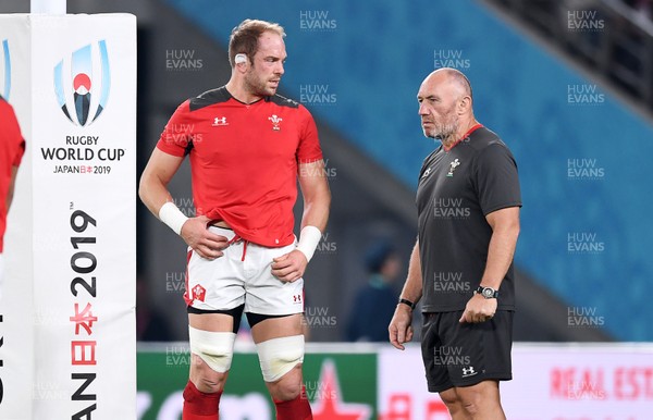 011119 - New Zealand v Wales - Rugby World Cup Bronze Final - Alun Wyn Jones of Wales and Rob McBrybe