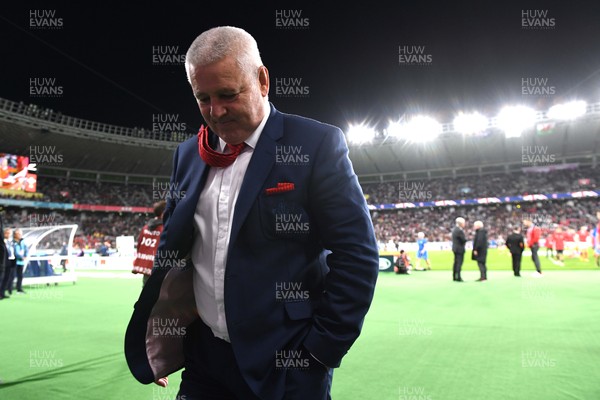 011119 - New Zealand v Wales - Rugby World Cup Bronze Final - Warren Gatland leaves the pitch at the end of the game