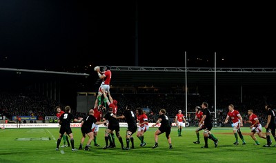 19.06.10 - New Zealand v Wales - 2010 Steinlager Series - Jonathan Thomas of Wales takes line-out ball. 