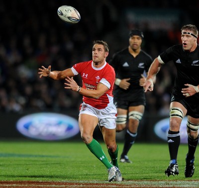 19.06.10 - New Zealand v Wales - 2010 Steinlager Series - Lee Byrne of Wales. 