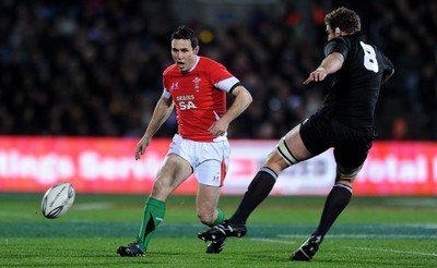 19.06.10 - New Zealand v Wales - 2010 Steinlager Series - Stephen Jones of Wales. 