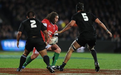19.06.10 - New Zealand v Wales - 2010 Steinlager Series - Adam Jones of Wales looks for support. 