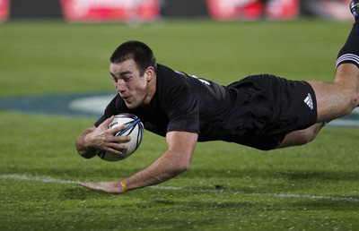 19.06.10 - New Zealand v Wales - 2010 Steinlager Series - All Black Richard Kahui scores a try. 