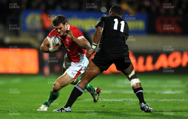 19.06.10 - New Zealand v Wales - 2010 Steinlager Series - Jamie Roberts of Wales takes on Joe Rokocoko of New Zealand. 