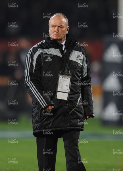 19.06.10 - New Zealand v Wales - 2010 Steinlager Series - New Zealand Head Coach Graham Henry. 
