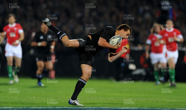 19.06.10 - New Zealand v Wales - 2010 Steinlager Series - Israel Dagg of New Zealand. 