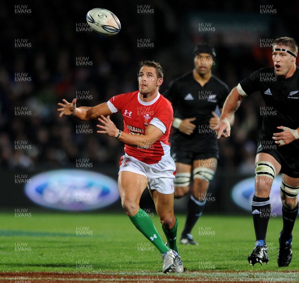19.06.10 - New Zealand v Wales - 2010 Steinlager Series - Lee Byrne of Wales. 