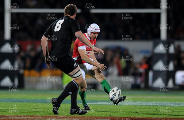 19.06.10 - New Zealand v Wales - 2010 Steinlager Series - Leigh Halfpenny of Wales. 