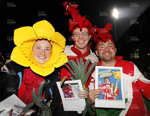 19.06.10 - New Zealand v Wales - 2010 Steinlager Series - Wales fans before the game. 