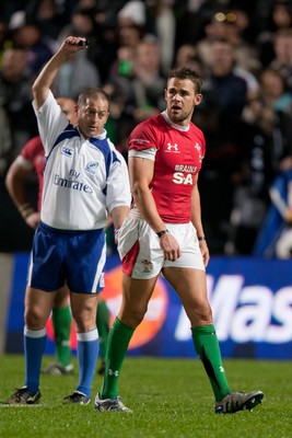 26.06.10  New Zealand v Wales... Referee Jonathan Kaplan indicates the dangerous tackle that sees Wales fullback Lee Byrne sent off just before half time 