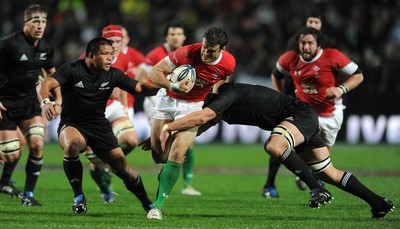26.06.10 - New Zealand v Wales - 2010 Steinlager Series - Jamie Roberts of Wales tries to get through the All Blacks defence. 