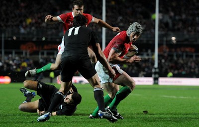 26.06.10 - New Zealand v Wales - 2010 Steinlager Series - Jonathan Davies of Wales breaks through. 