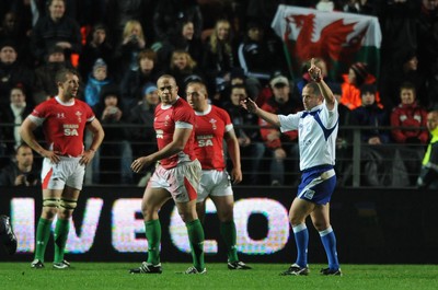 26.06.10 - New Zealand v Wales - 2010 Steinlager Series - Gavin Thomas of Wales is sin binned. 