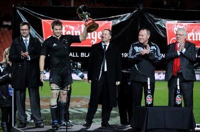 26.06.10 - New Zealand v Wales - 2010 Steinlager Series - Richie McCaw of New Zealand lifts the series trophy. 