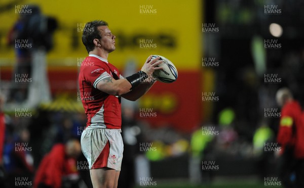 26.06.10 - New Zealand v Wales - 2010 Steinlager Series - Matthew Rees of Wales. 