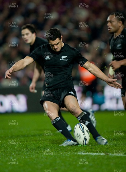 26.06.10  New Zealand v Wales... Daniel Carter takes a kick 