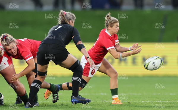 291022 - New Zealand v Wales, Women’s World Cup Quarter-Final - Keira Bevan of Wales feeds the ball out