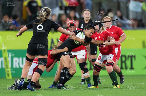 291022 - New Zealand v Wales, Women’s World Cup Quarter-Final - Ruahei Demant of New Zealand is held