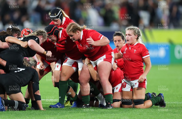 291022 - New Zealand v Wales, Women’s World Cup Quarter-Final - The Welsh pack prepares to engage the New Zealand pack in the scrum