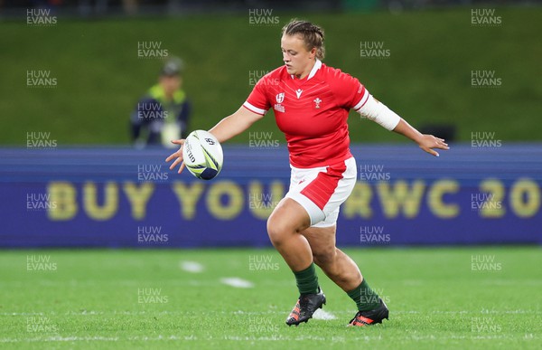 291022 - New Zealand v Wales, Women’s World Cup Quarter-Final - Lleucu George of Wales