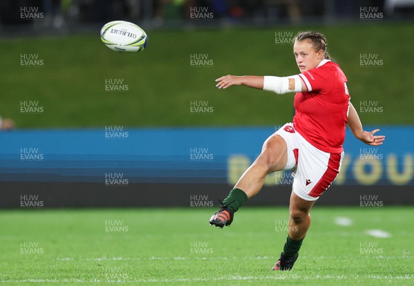 291022 - New Zealand v Wales, Women’s World Cup Quarter-Final - Lleucu George of Wales
