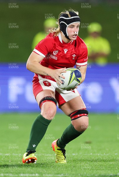 291022 - New Zealand v Wales, Women’s World Cup Quarter-Final - Bethan Lewis of Wales