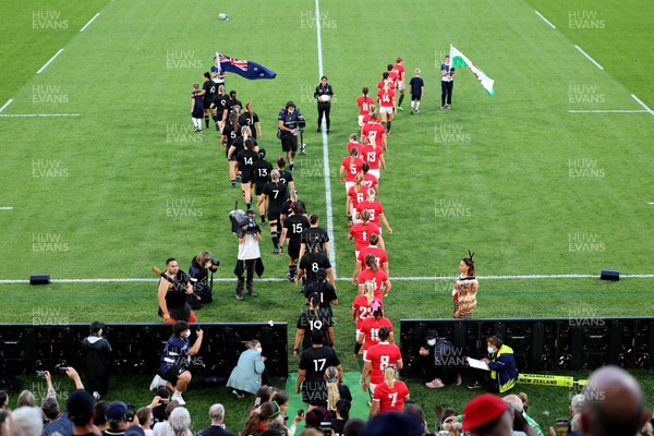 291022 - New Zealand v Wales, Women’s World Cup Quarter-Final -  Players take to the field