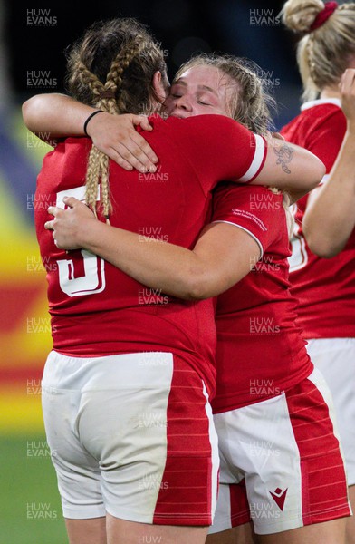 291022 - New Zealand v Wales, Women’s World Cup Quarter-Final - Gwen Crabb of Wales and Alex Callender of Wales react on the final whistle