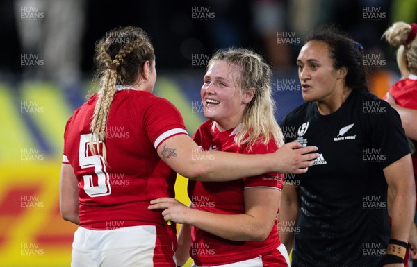291022 - New Zealand v Wales, Women’s World Cup Quarter-Final - Gwen Crabb of Wales and Alex Callender of Wales react on the final whistle