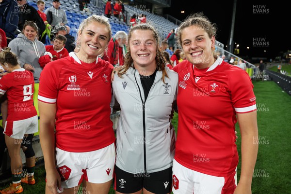 291022 - New Zealand v Wales, Women’s World Cup Quarter-Final - Carys Williams-Morris, Kate Williams and Natalia John at the end of the match