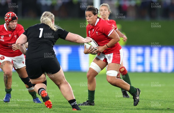 291022 - New Zealand v Wales, Women’s World Cup Quarter-Final -  Sioned Harries of Wales takes on Phillipa Love of New Zealand