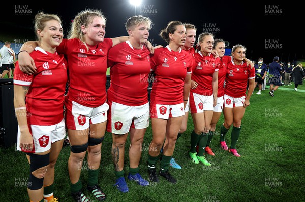291022 - New Zealand v Wales, Women’s World Cup Quarter-Final -  Keira Bevan, Alex Callender, Donna Rose, Sioned Harries, Lisa Neumann, Hannah Jones, Ffion Lewis and Lowri Norkett of Wales at the end of the game