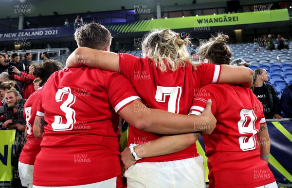 291022 - New Zealand v Wales, Women’s World Cup Quarter-Final -  Donna Rose, Alex Callender and Keira Bevan of Wales at the end of the game