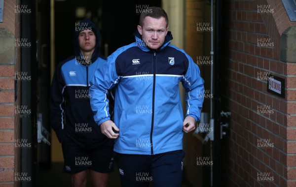 111117 - Newcastle Falcons v Cardiff Blues - Anglo-Welsh Cup - The Cardiff Blues players check out the pitch