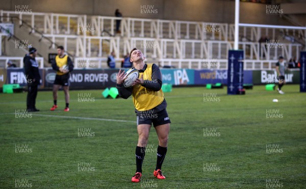 111117 - Newcastle Falcons v Cardiff Blues - Anglo-Welsh Cup - The Newcastle Falcons players warm up