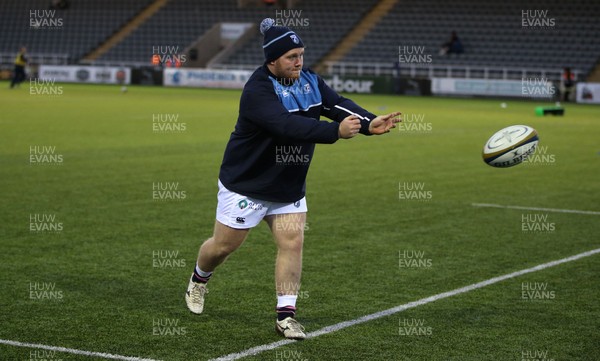 111117 - Newcastle Falcons v Cardiff Blues - Anglo-Welsh Cup - The Cardiff Blues players warm up