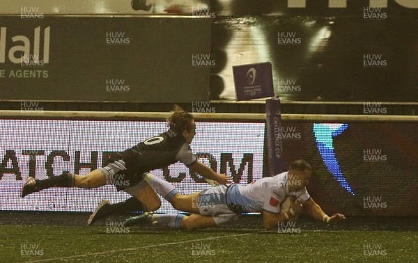 111220 - Newcastle Falcons v Cardiff Blues - European Challenge Cup - Hallam Amos scores a try for Cardiff Blues