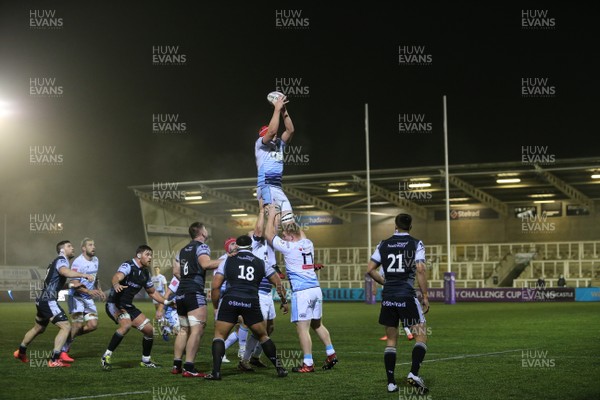 111220 - Newcastle Falcons v Cardiff Blues - European Challenge Cup - Cardiff Blues's Seb Davies wins a lineout