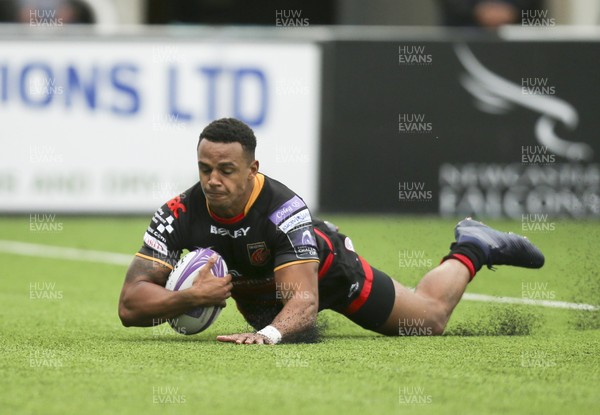 141017 - Newcastle Falcons v Dragons, European Challenge Cup - Ashton Hewitt of Dragons races in to score try