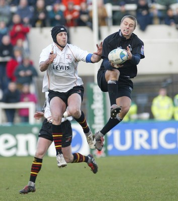 160105 - Newcastle Falcons v Newport Gwent Dragons - Heineken Cup Rugby - Falcons Matthew Tait takes high ball from Hal Luscombe