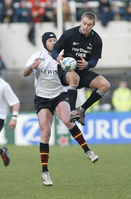 160105 - Newcastle Falcons v Newport Gwent Dragons - Heineken Cup Rugby - Falcons Matthew Tait takes high ball from Hal Luscombe