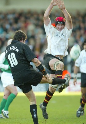 160105 - Newcastle Falcons v Newport Gwent Dragons - Heineken Cup Rugby - Dragons Ian Gough attempts to charge down Mark Wilkinsons kick