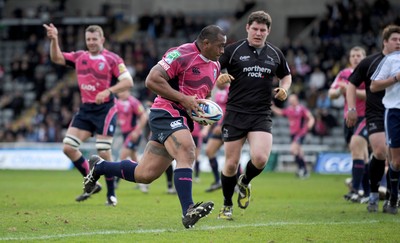 11.04.10 - Newcastle Falcons v Cardiff Blues - Amlin Challenge Cup Quarter Final - Taufa'au Filise of Cardiff Blues scores try. 