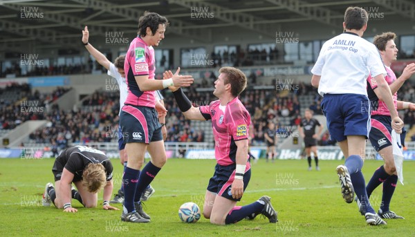 11.04.10 - Newcastle Falcons v Cardiff Blues - Amlin Challenge Cup Quarter Final - Ceri Sweeney of Cardiff Blues celebrates his try with Dai Flanagan. 