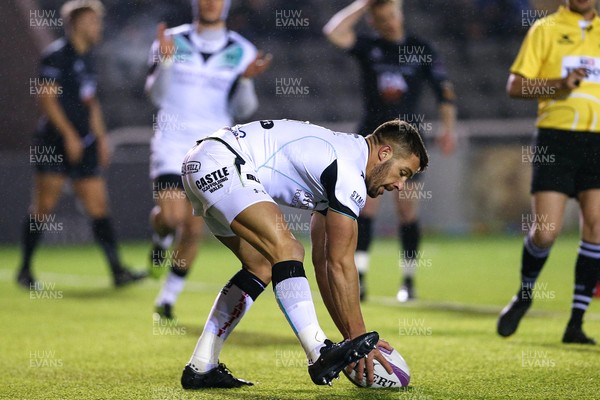 210117 - Newcastle v Ospreys - European Rugby Challenge Cup - Rhys Webb of Ospreys scores try by Huw Evans Agency