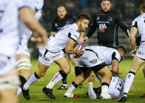 210117 - Newcastle v Ospreys - European Rugby Challenge Cup - Rhys Webb of Ospreys looks for space by Huw Evans Agency